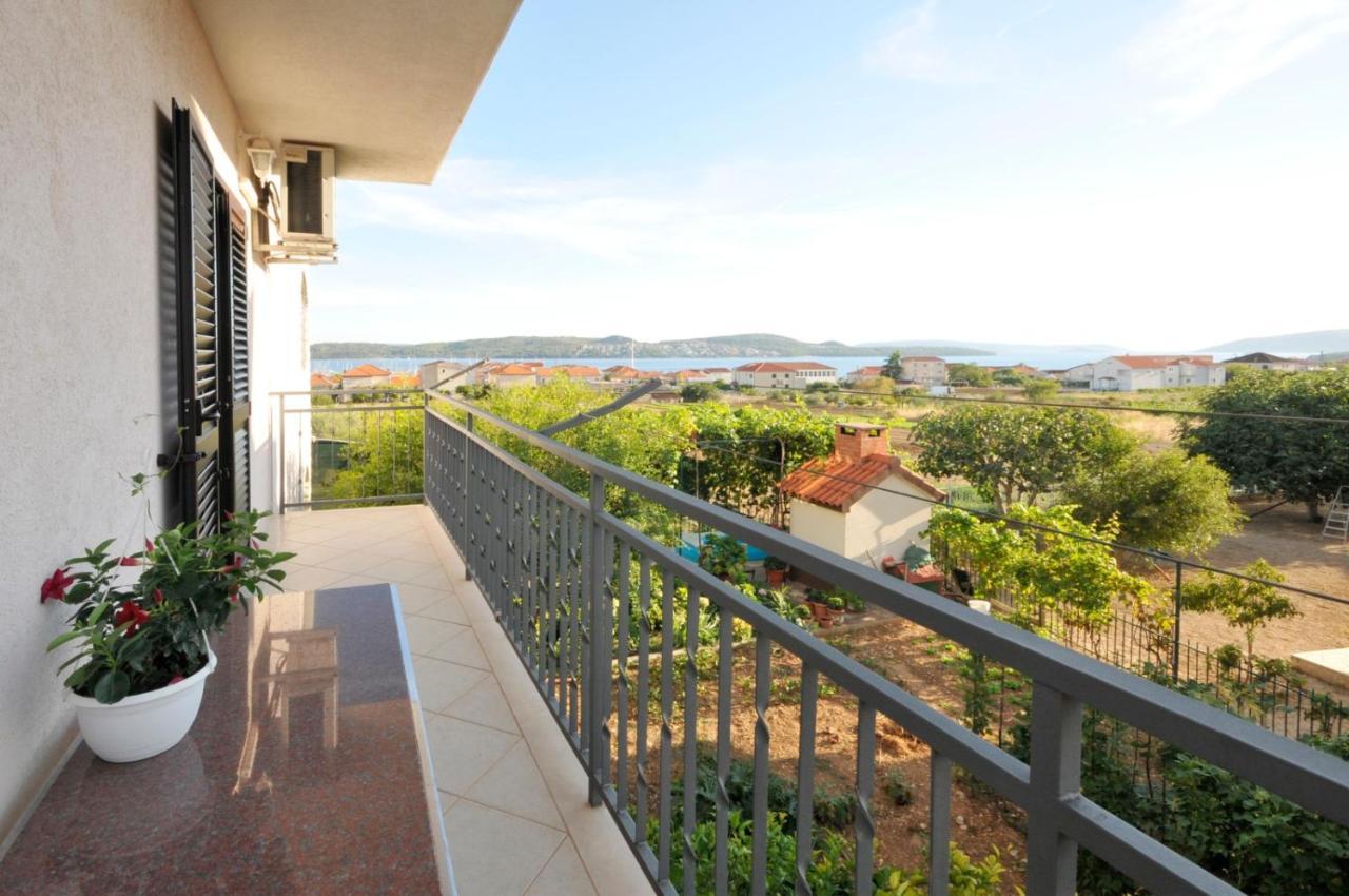 Roso Apartment With Sea View Trogir Exteriör bild