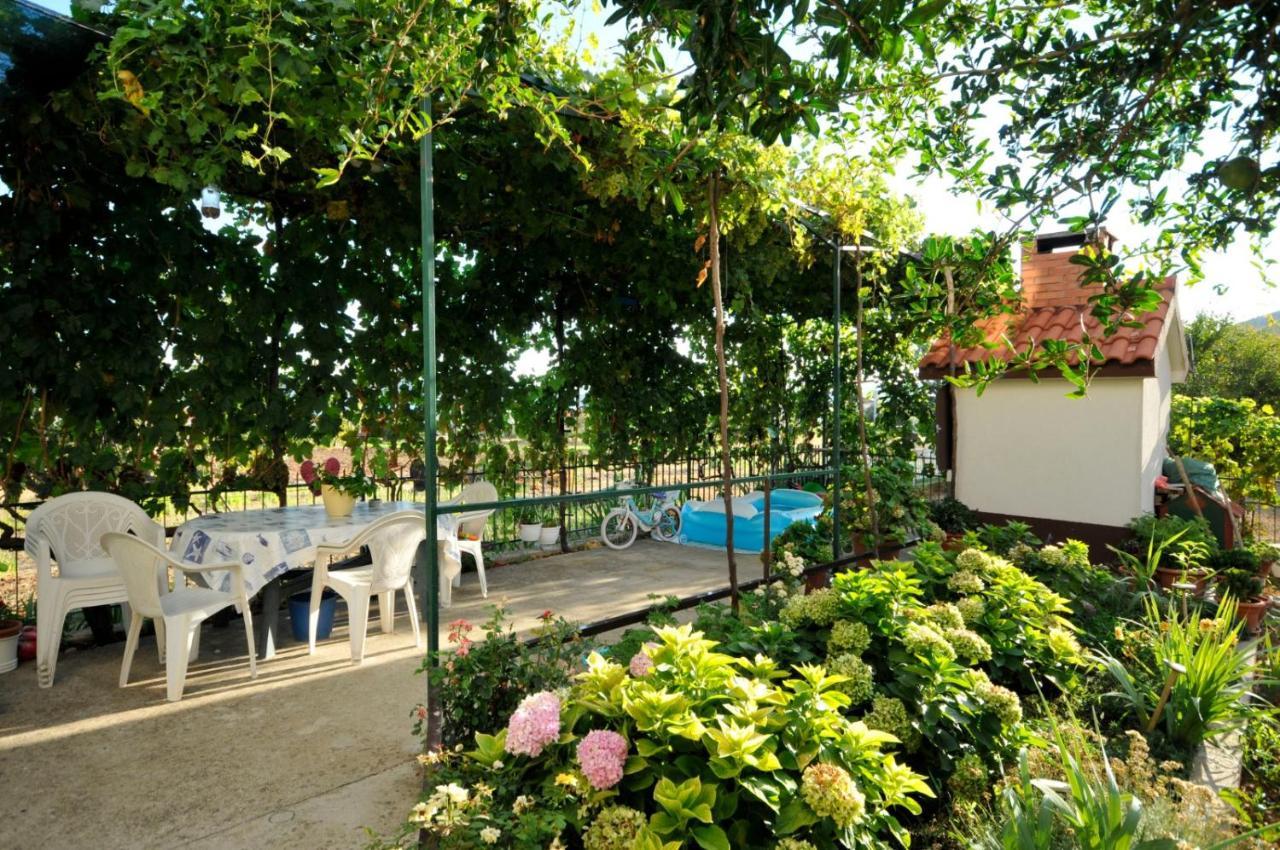 Roso Apartment With Sea View Trogir Exteriör bild